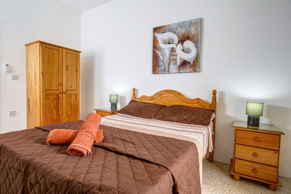 Comfort Apartment, 2 Bedrooms, Hill View photo 2