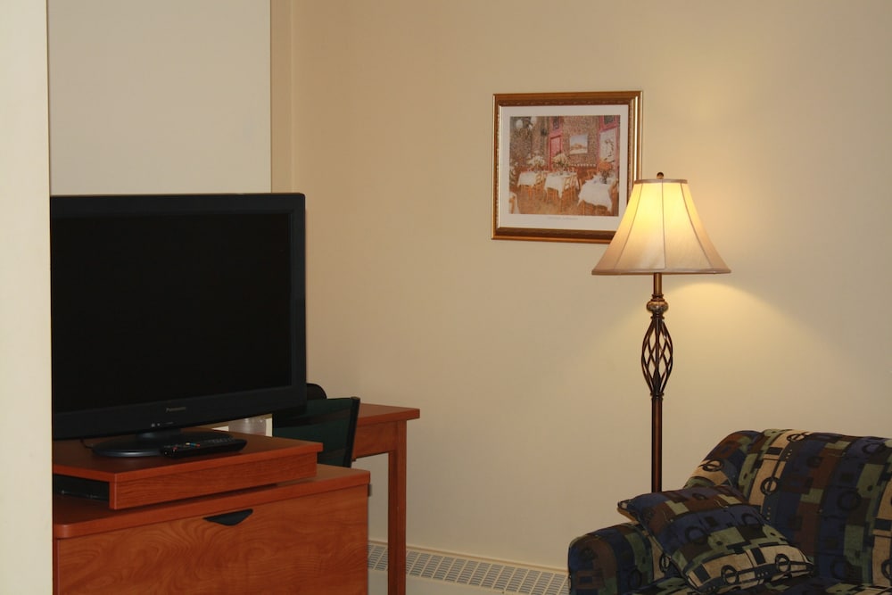 Standard Room, 1 Queen Bed photo 3