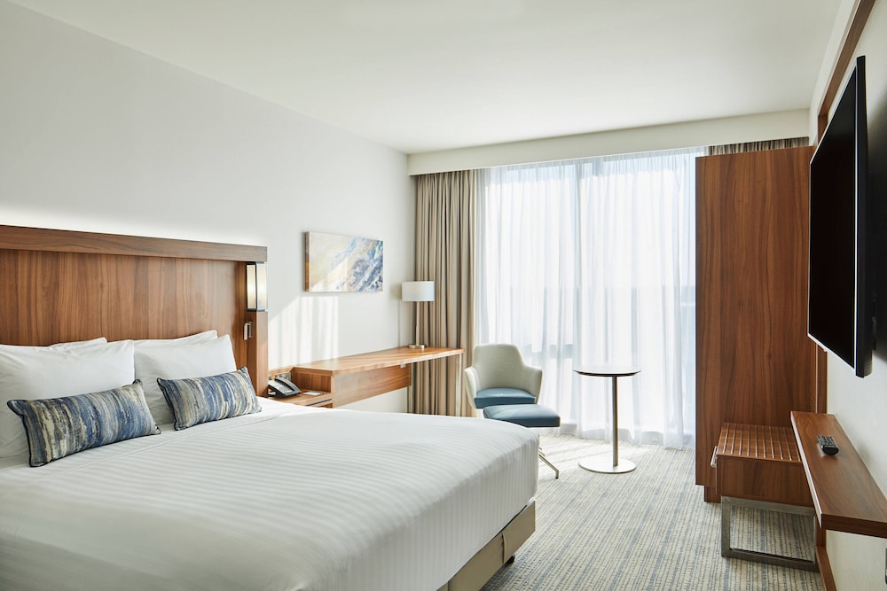 Premier Room, 1 King Bed - Photo 2