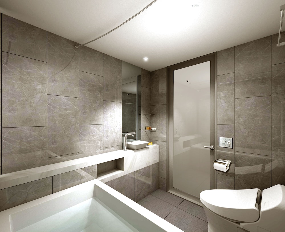 Luxury Family Room, Non-Smoking - Photo 9
