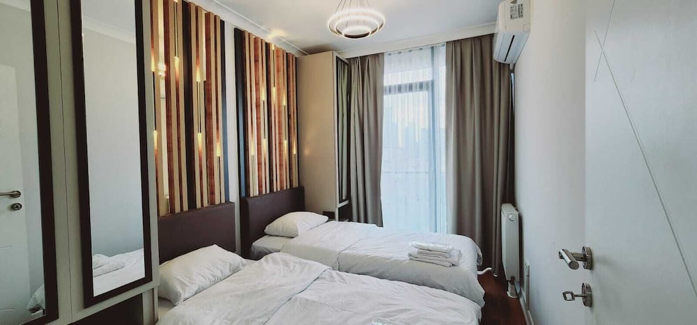 Luxury Apartment photo 2
