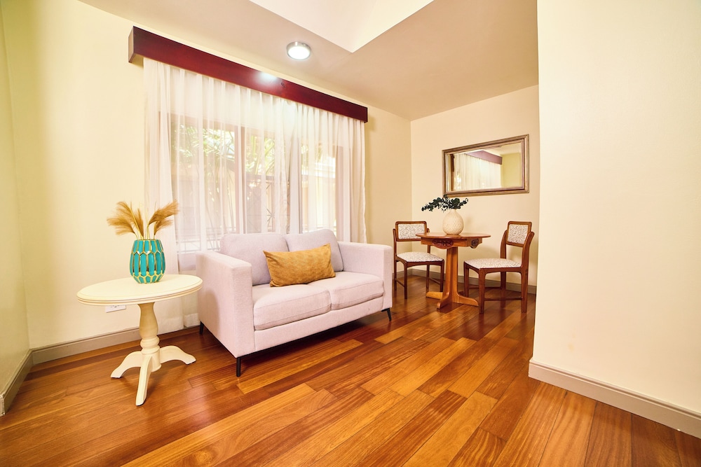 Deluxe Double Room, 1 Queen Bed - Photo 8