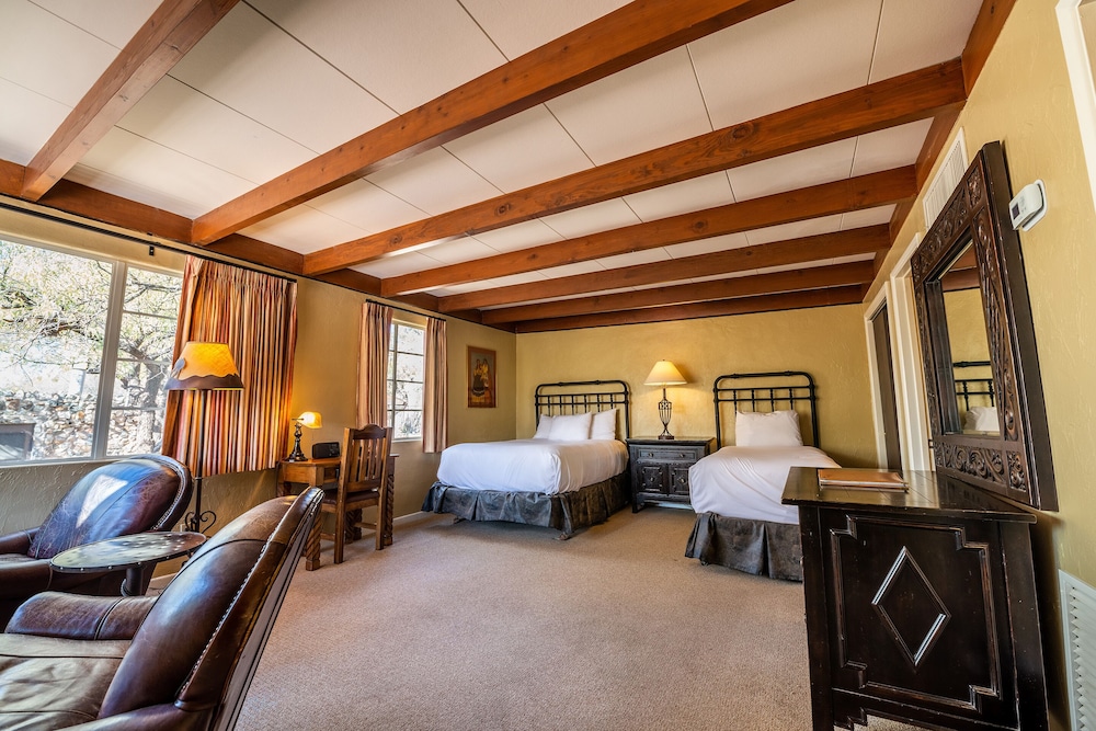 Room (Road Runner Ridge Casita 1 Bedroom)