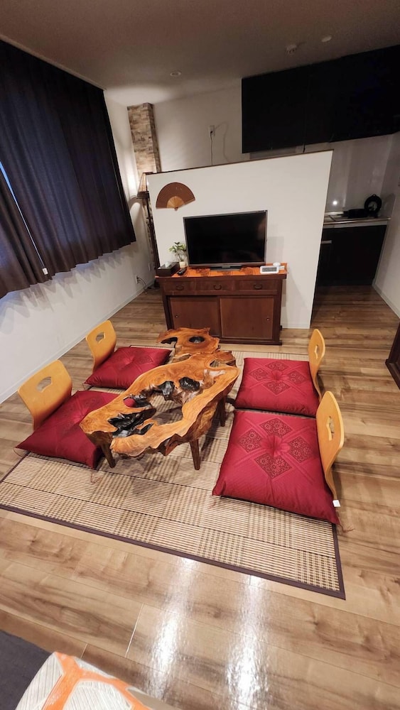 Basic Apartment photo 2