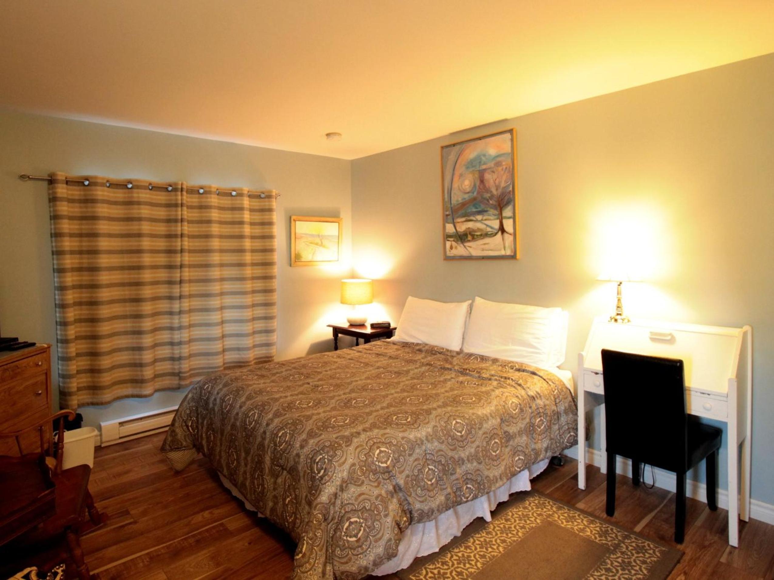 Queen Room photo 3