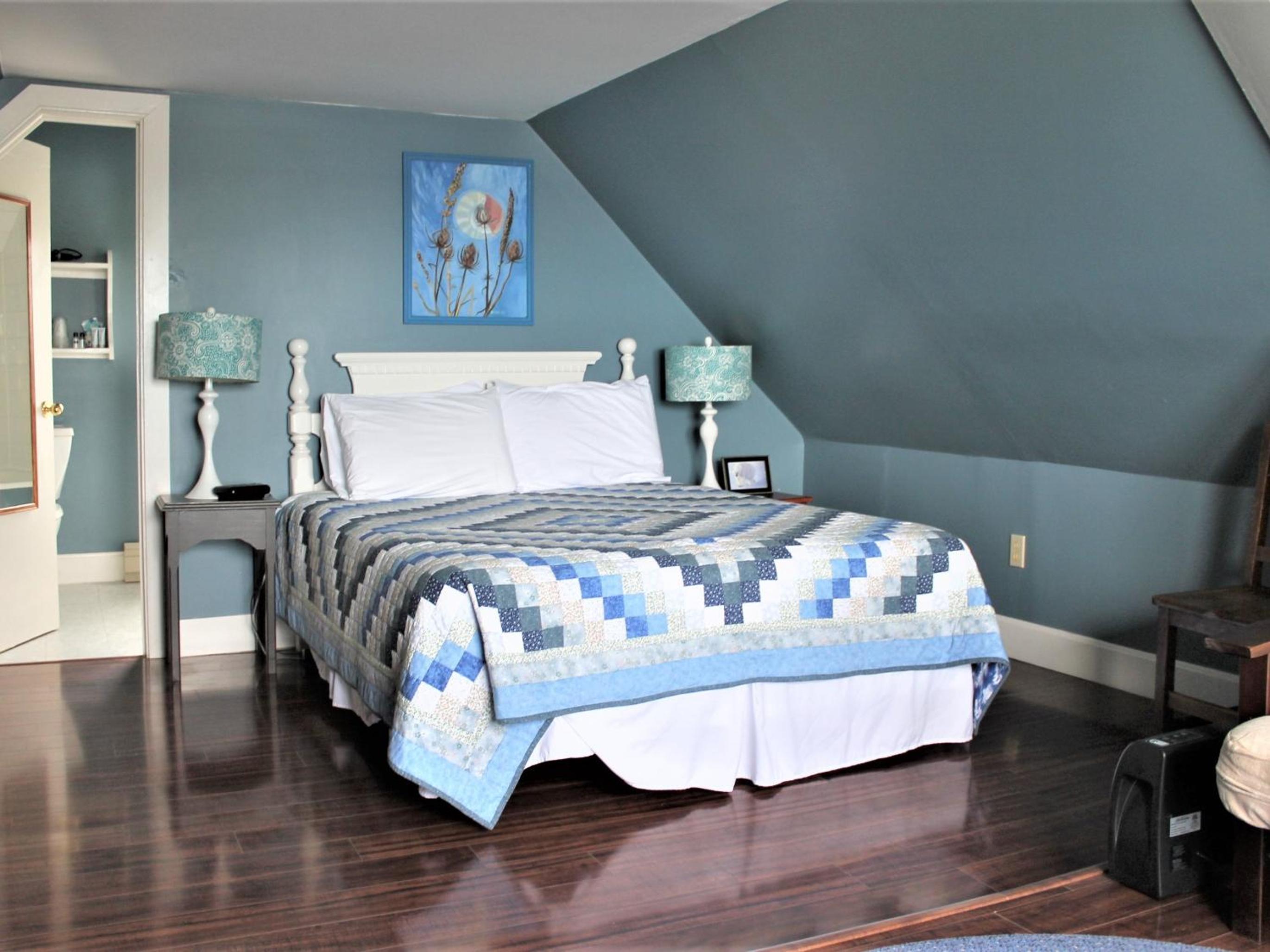 Deluxe Queen Room