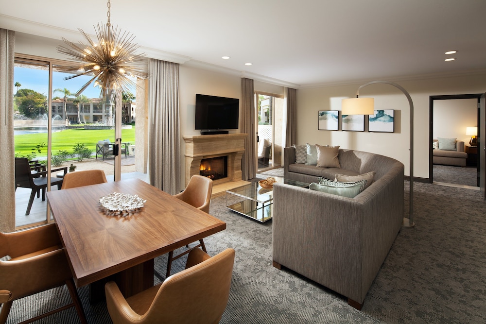 Suite, 1 Bedroom - Photo 2