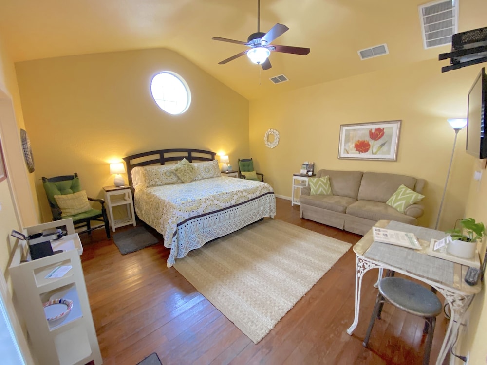 Quadruple Room, Ensuite, Garden View (Juniper Room)