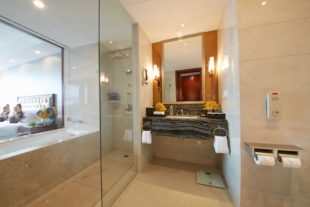 Deluxe Double Room, City View photo 3