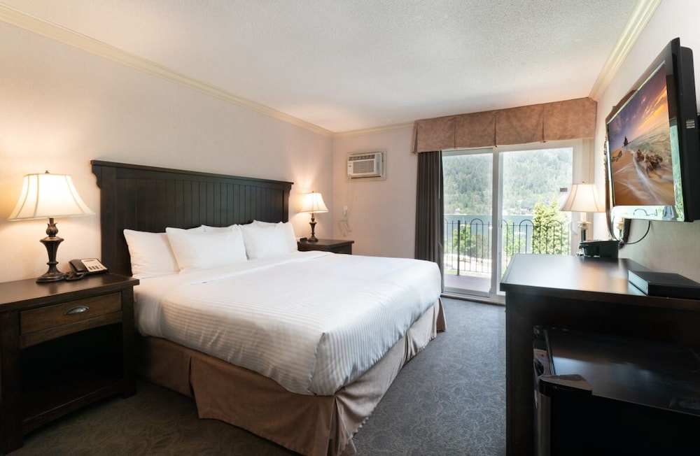 Room, 1 King Bed, Balcony photo 2
