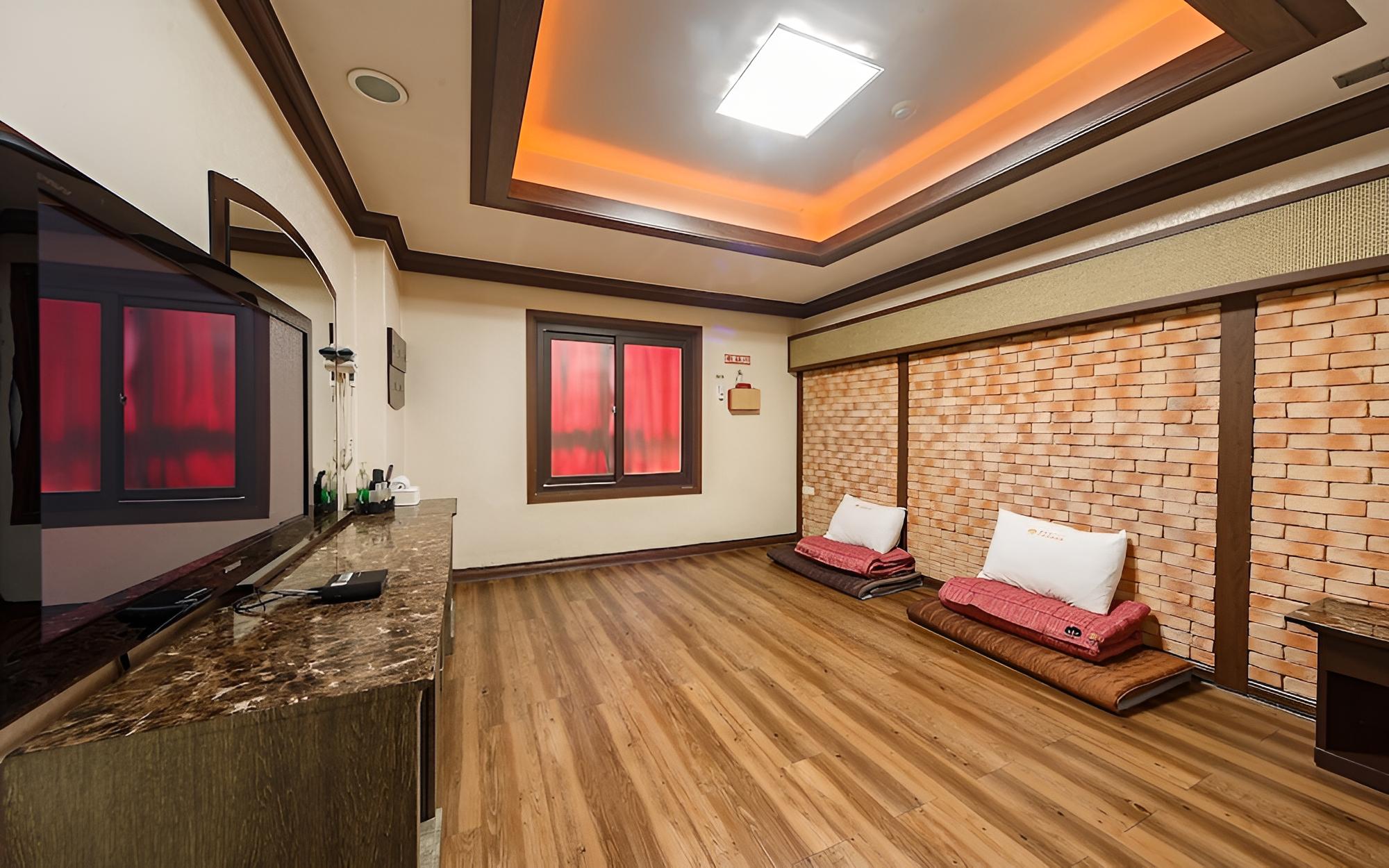 Room (Ondol Room) - Photo 1