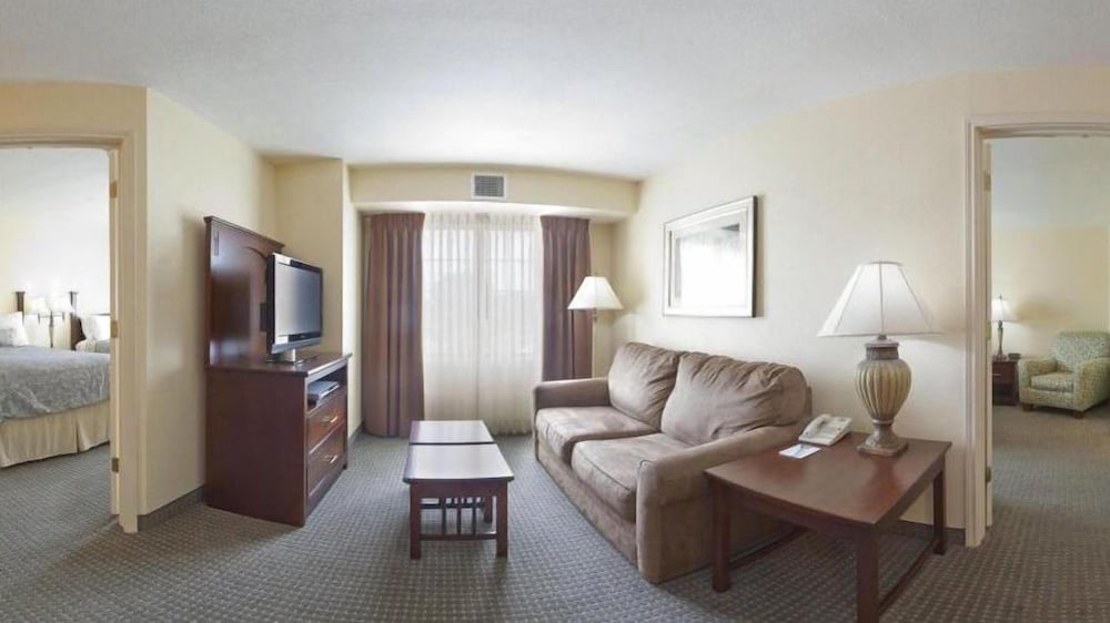 Suite, 2 Bedrooms, Kitchen - Photo 7