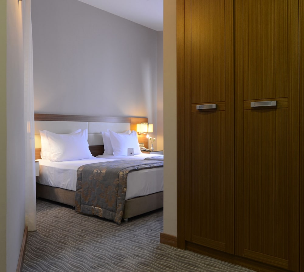 Standard Double Room Single Use, 1 Bedroom, Non Smoking, City View photo 1