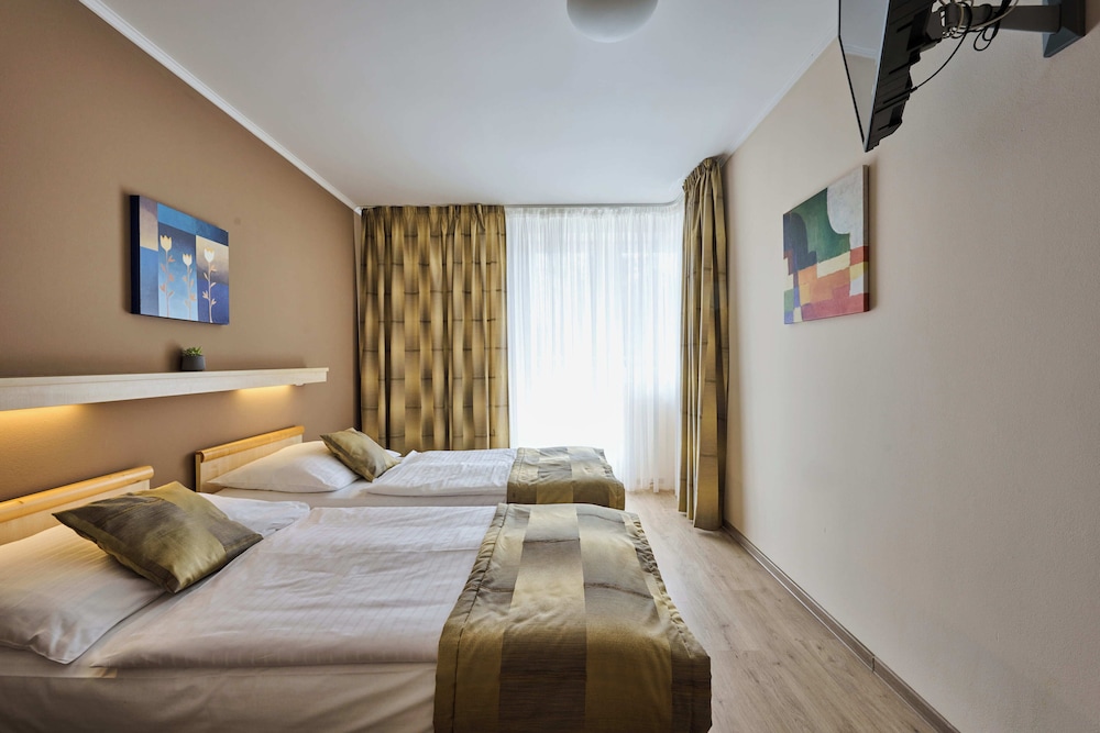 Deluxe Double Room, 1 Bedroom, Balcony, Garden Area photo 1