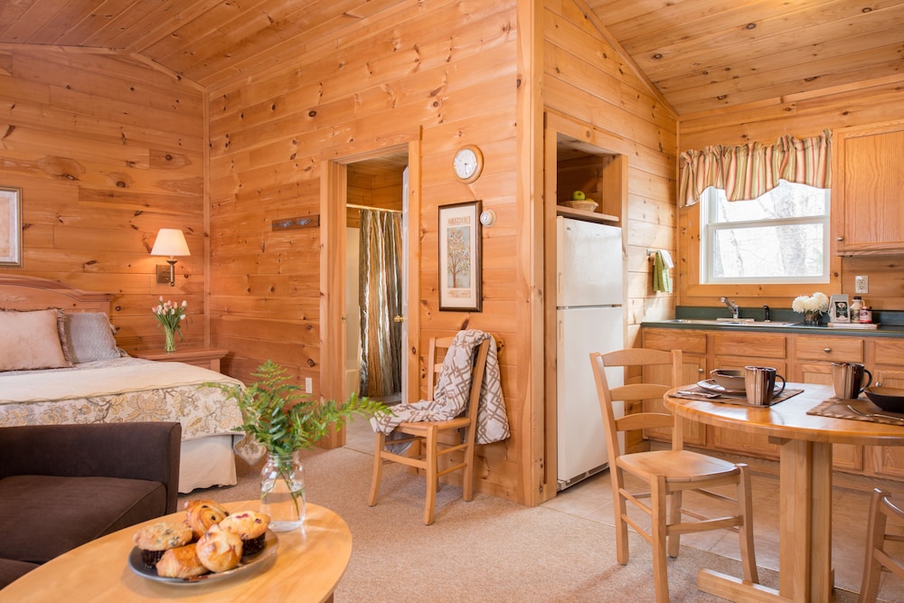 Economy Cabin, 1 Queen Bed