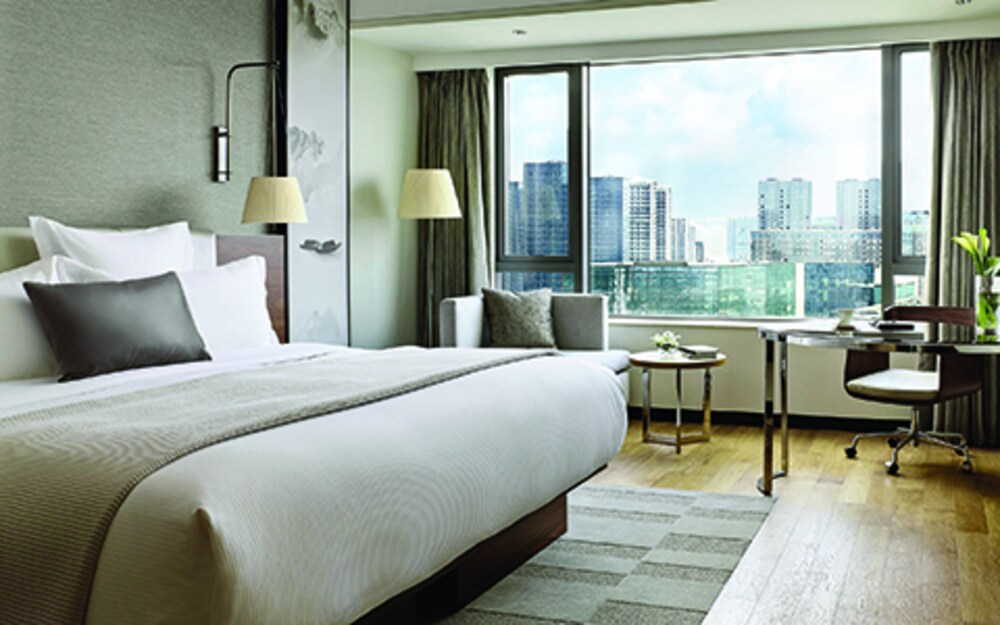 Superior Room, 1 King Bed, River View