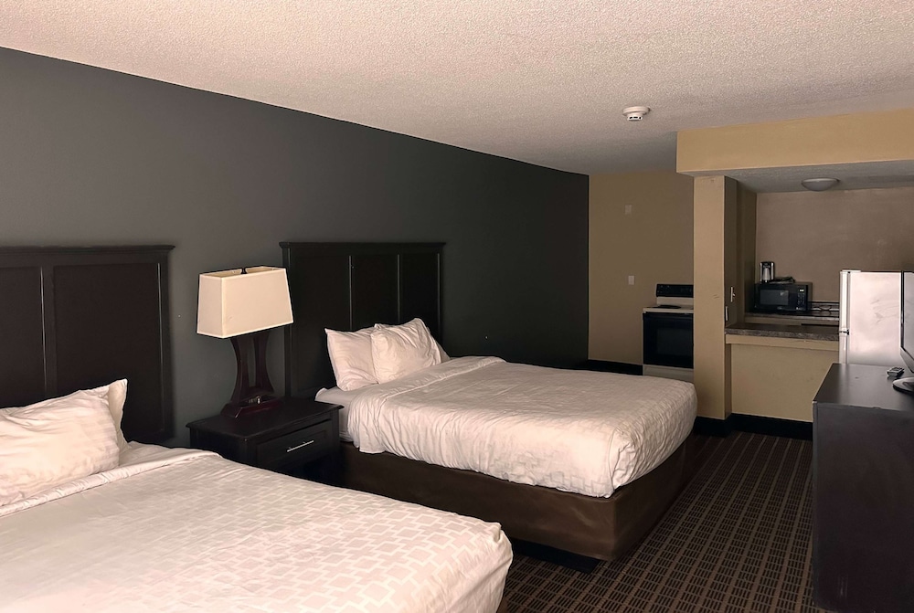 Suite, 2 Queen Beds, Non Smoking (Efficiency)