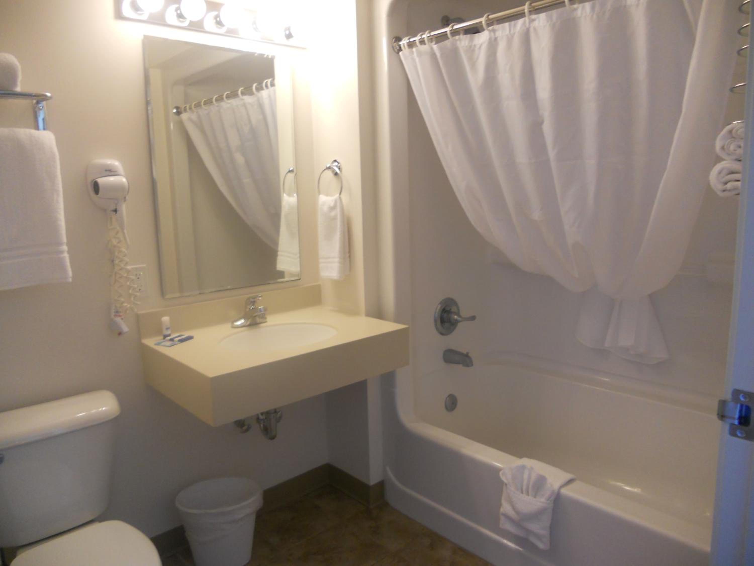 Queen Suite with Two Queen Beds and Sofa Bed photo 2