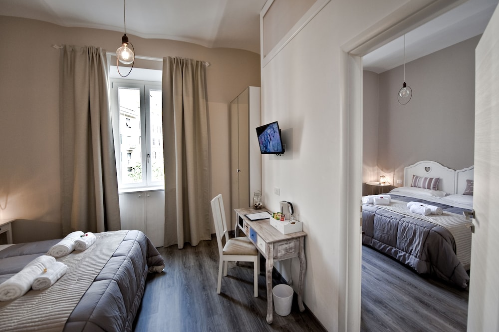 Deluxe Quadruple Room (bell 5) photo 3