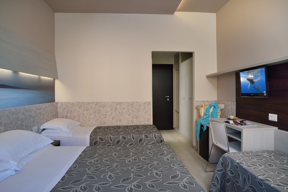 Triple Room photo 2