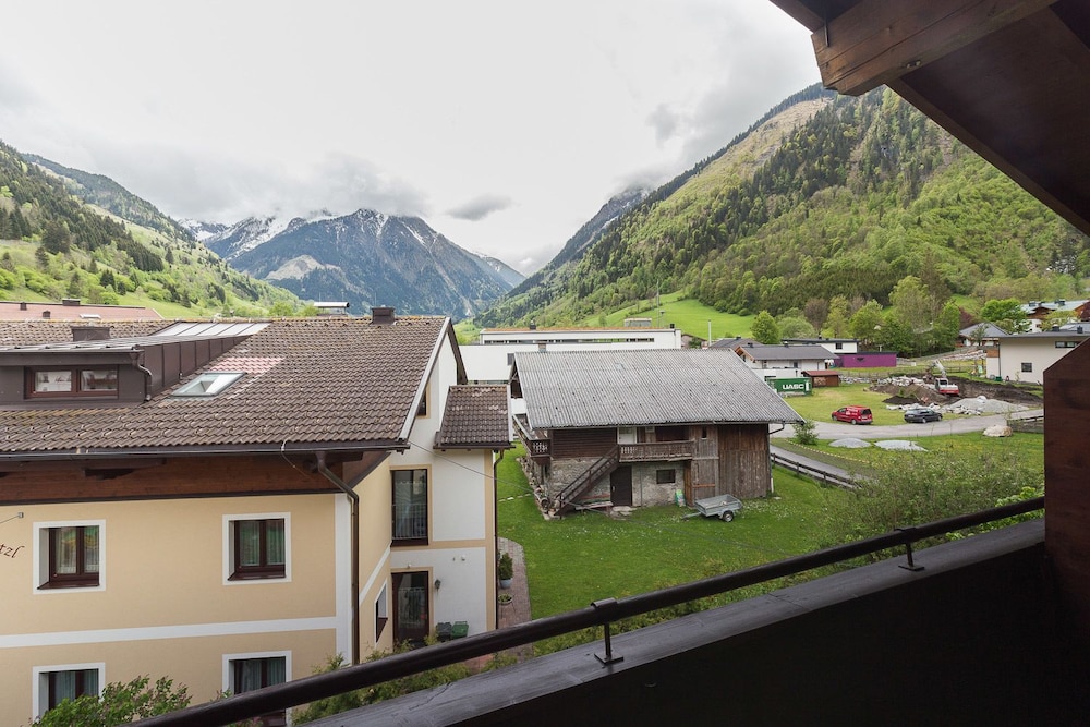 Triple Room, Non Smoking, Mountain View photo 3