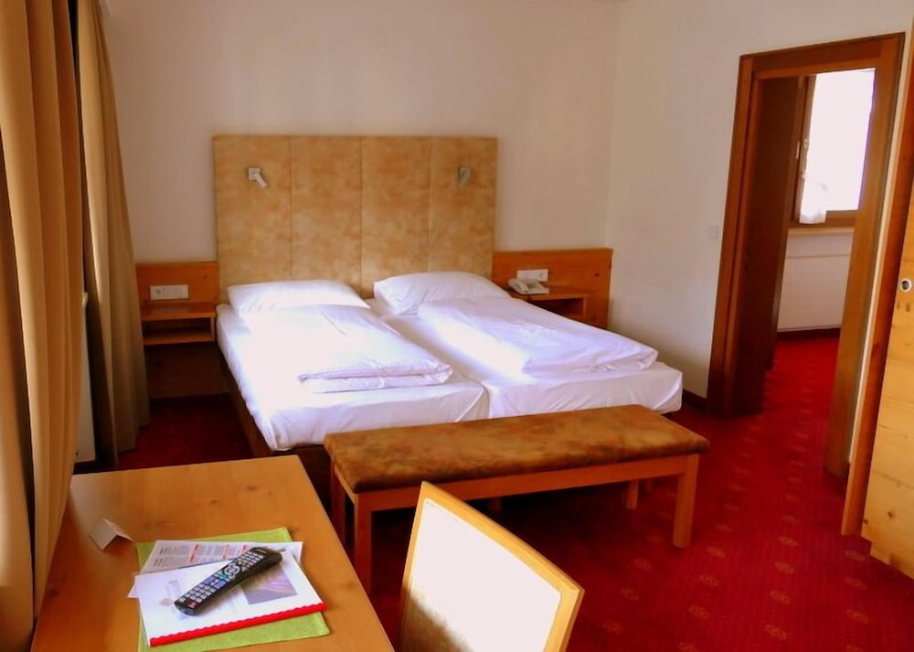 Family Suite, 2 Bedrooms, Mountain View photo 2