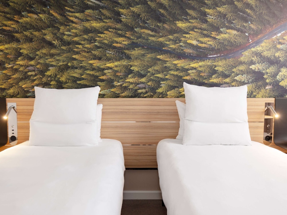 Classic Room (1 Double Bed and 2 Sofa Beds) photo 2
