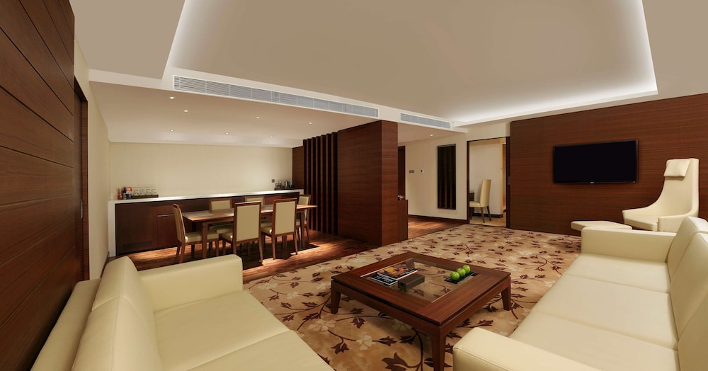 Two Bedroom Luxury Suite, Golf Course View, Cocktail hours Two Bedroom Luxury Suite, Golf Course View, Cocktail hours