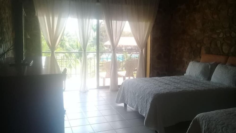 Standard Double Room, 2 Double Beds, Non Smoking photo 3