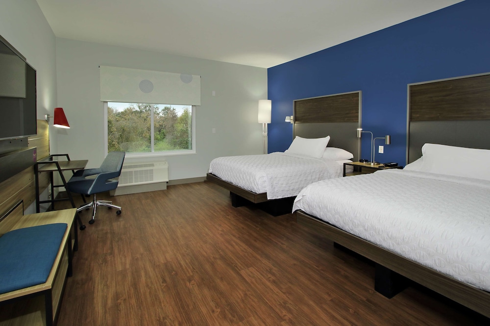 Room, 2 Queen Beds, Accessible, Bathtub - Photo 3