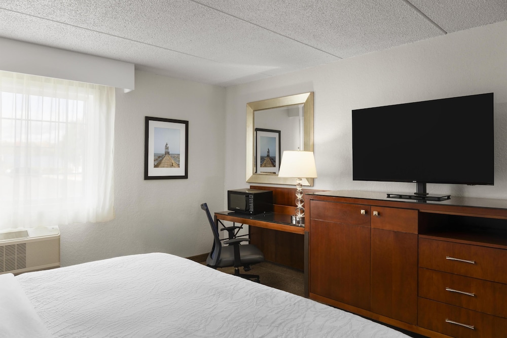 Standard Room, 1 King Bed, Bathtub photo 1