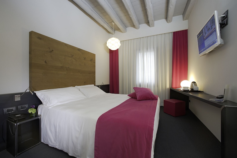 Superior Double Room Single Use, Non Smoking - Photo 8