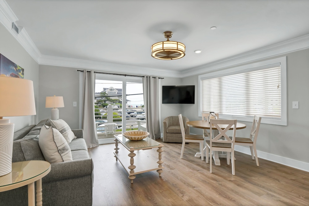 Exclusive Suite, 1 King Bed with Sofa bed, Kitchen, Ocean View