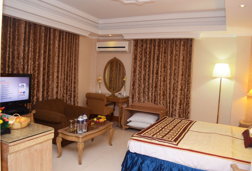Executive Suite photo 2
