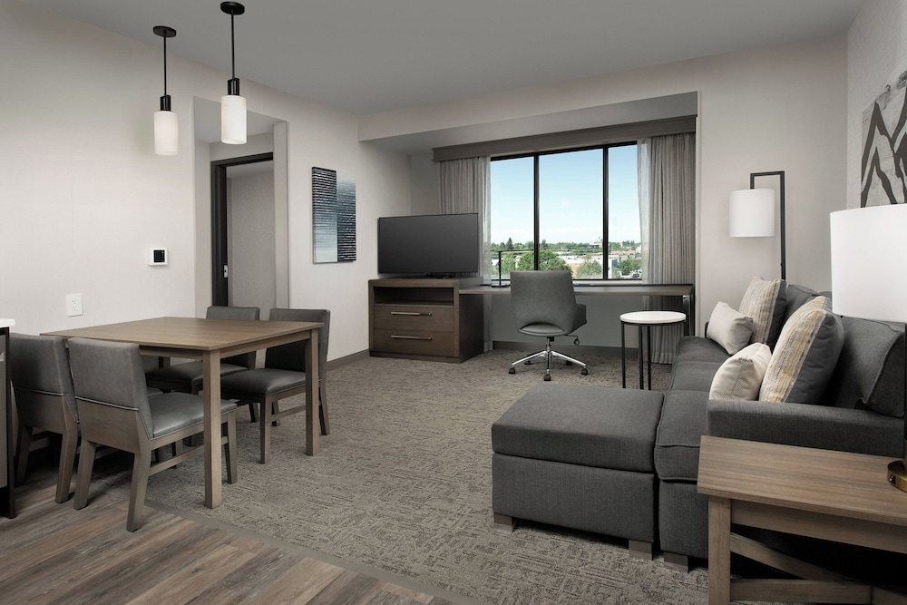 Suite, 1 Bedroom - Photo 1