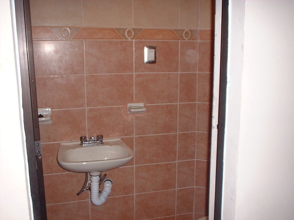 Basic Triple Room photo 2