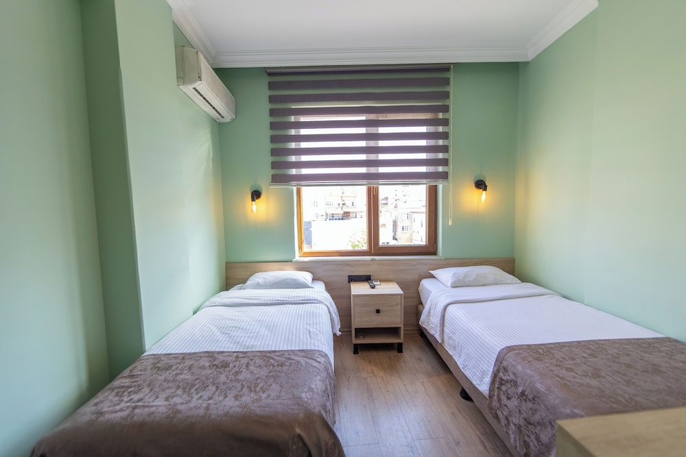 Economy Double Room, 1 Double or 2 Twin Beds photo 3