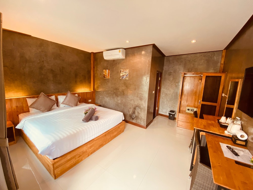Deluxe Double Room, Pool View - Photo 5