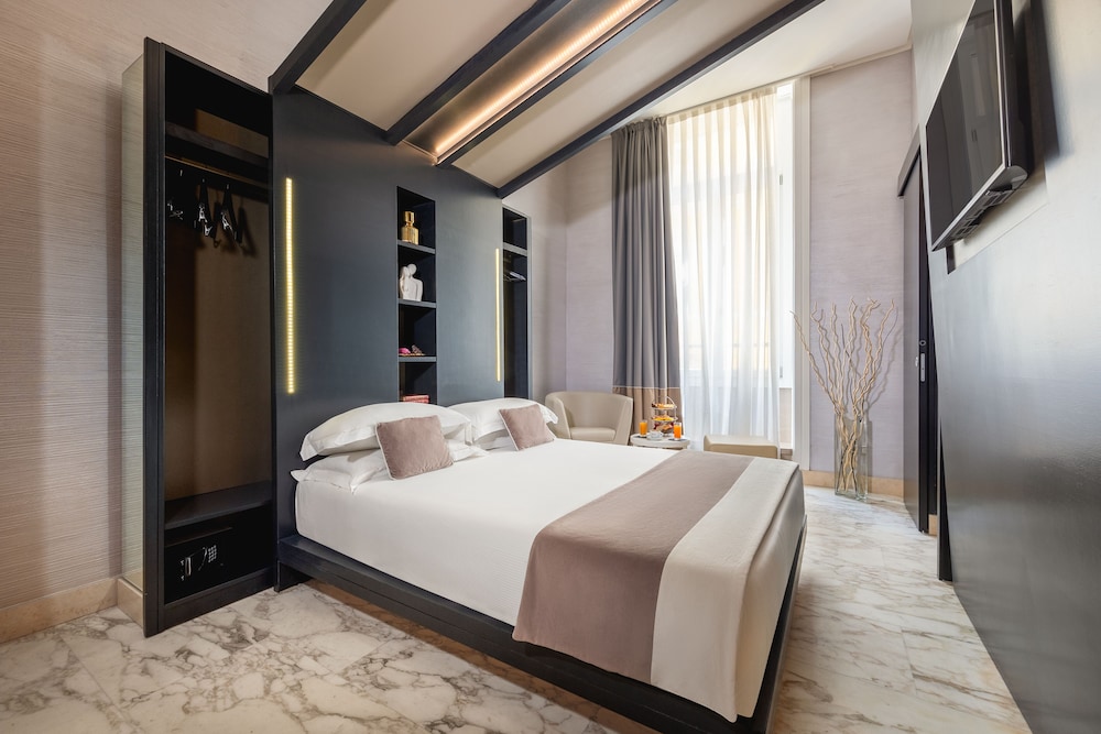 Suite, Balcony