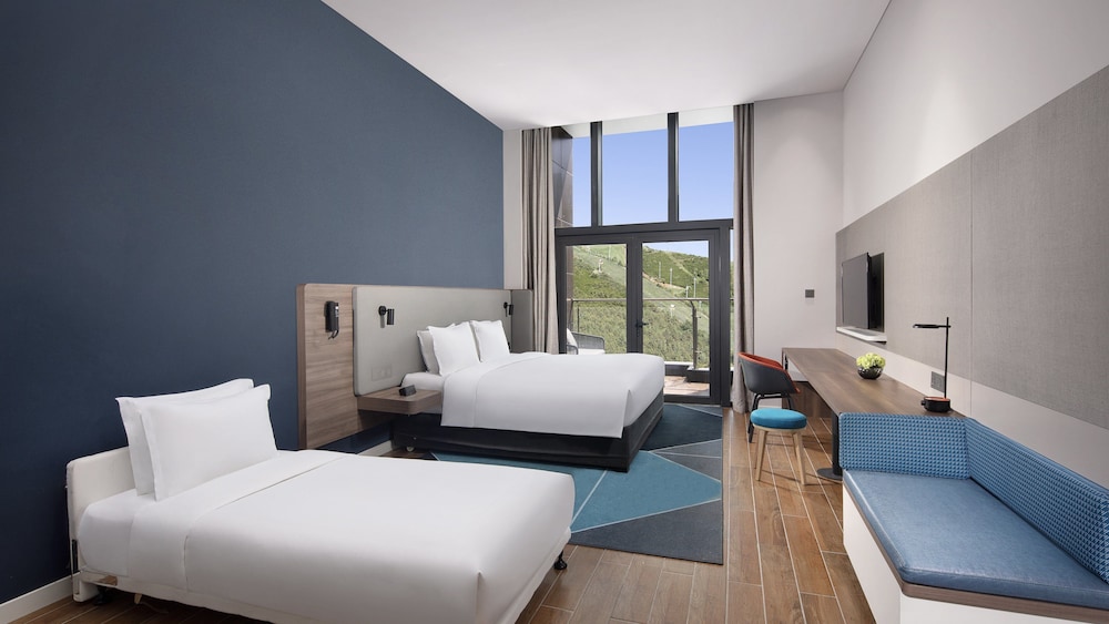 1 King and 1Single Beds Standard - Photo 2