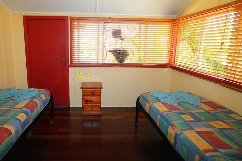Deluxe Room, 2 Twin Beds, Refrigerator photo 2