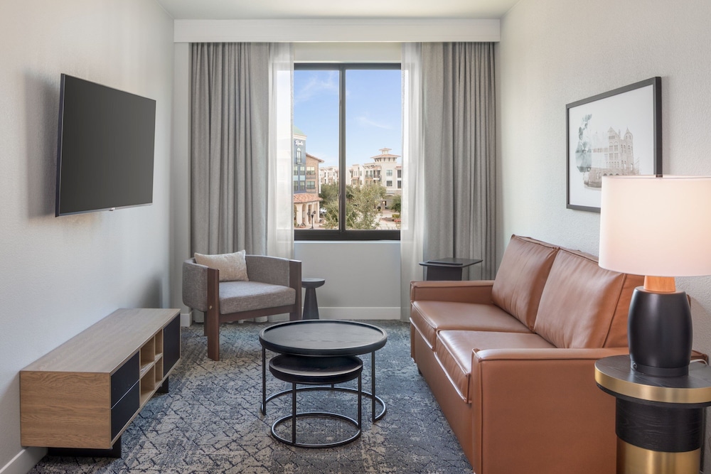 Executive Suite, 1 Bedroom - Photo 3