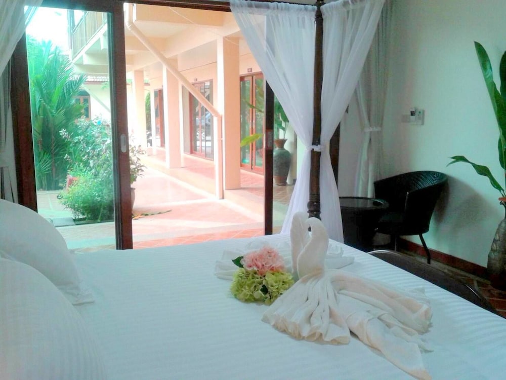 Deluxe Room, 1 Double Bed, River View, Poolside (for 2 persons) photo 2