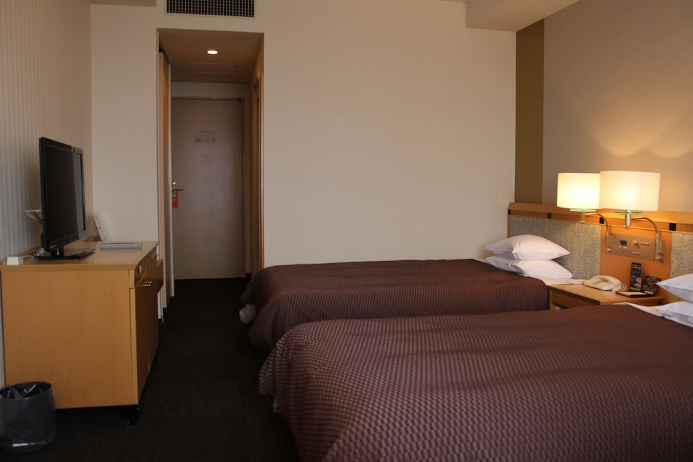 Triple Room, Smoking (2 Beds + 1 Extra Bed) photo 3