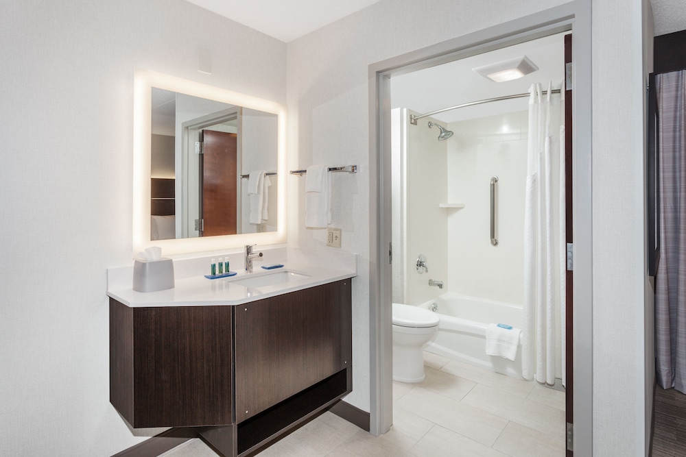 Suite, Multiple Beds - Photo 5