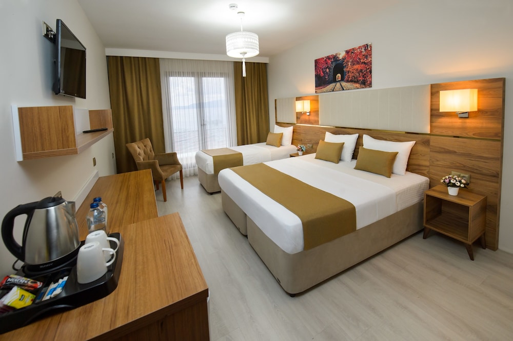 Standard Triple Room, Sea View photo 1