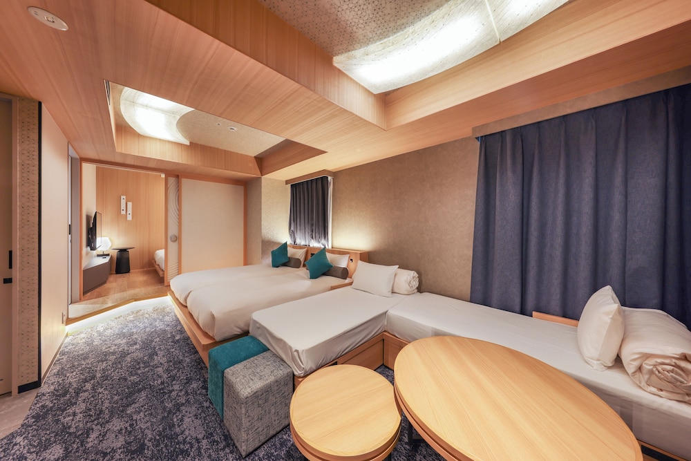 Deluxe Fourth Room with 2 Extra Sofa Beds, Non Smoking - Photo 1