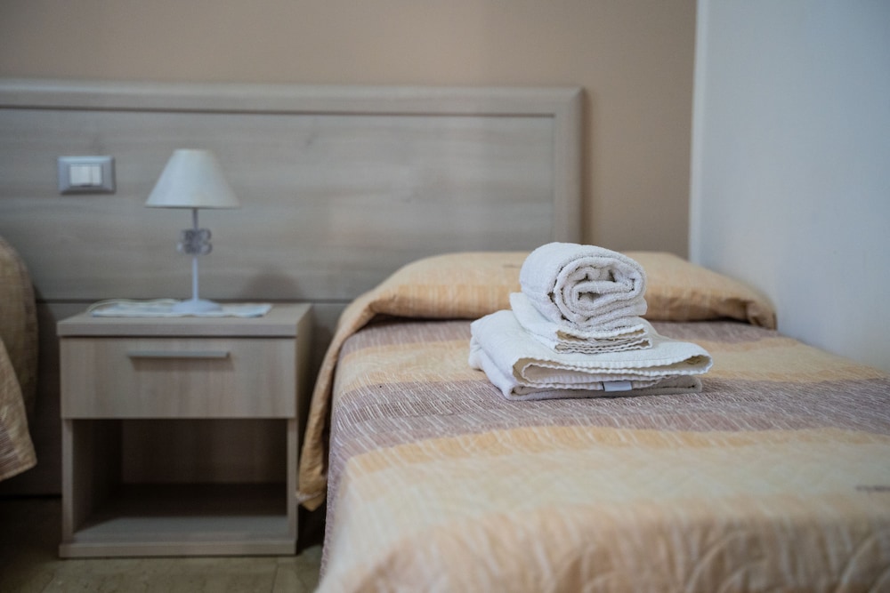 Deluxe Double or Twin Room photo 3