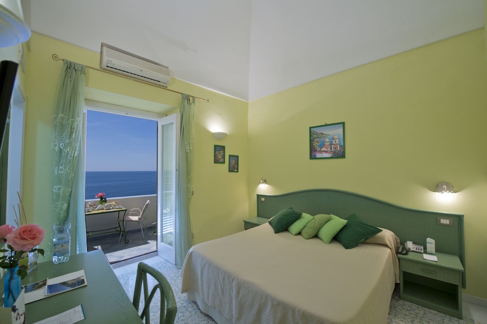 Superior Double Room, Sea View photo 3