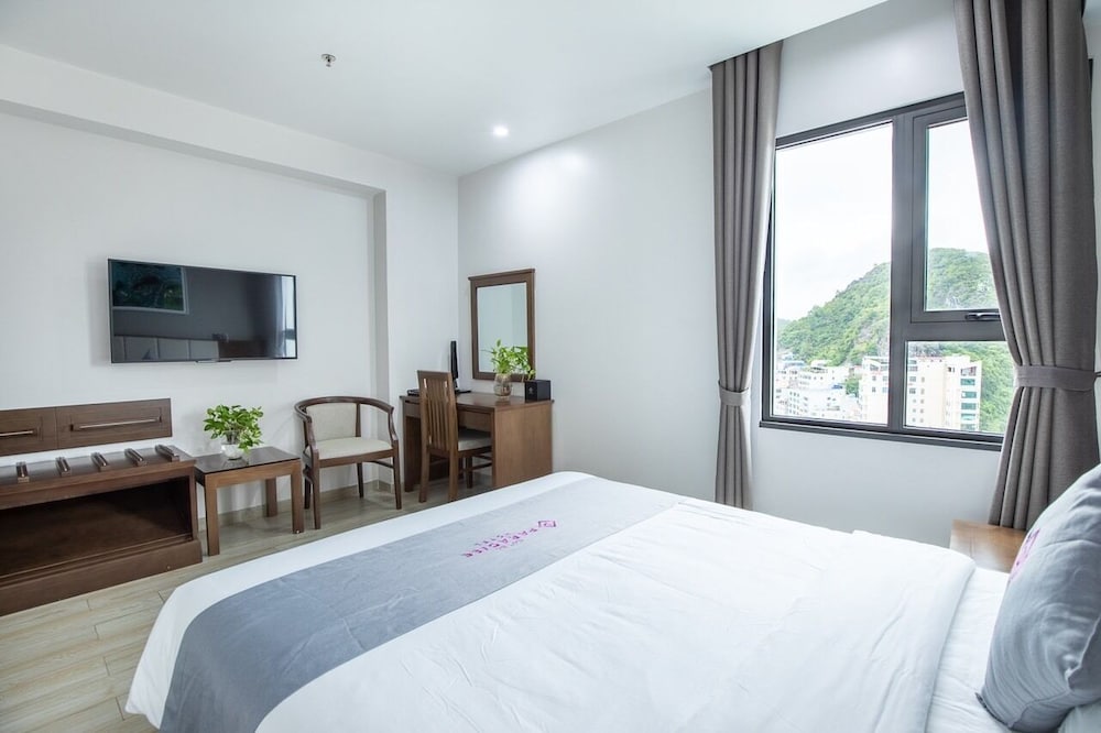 Deluxe Triple Room with Sea View - Photo 2